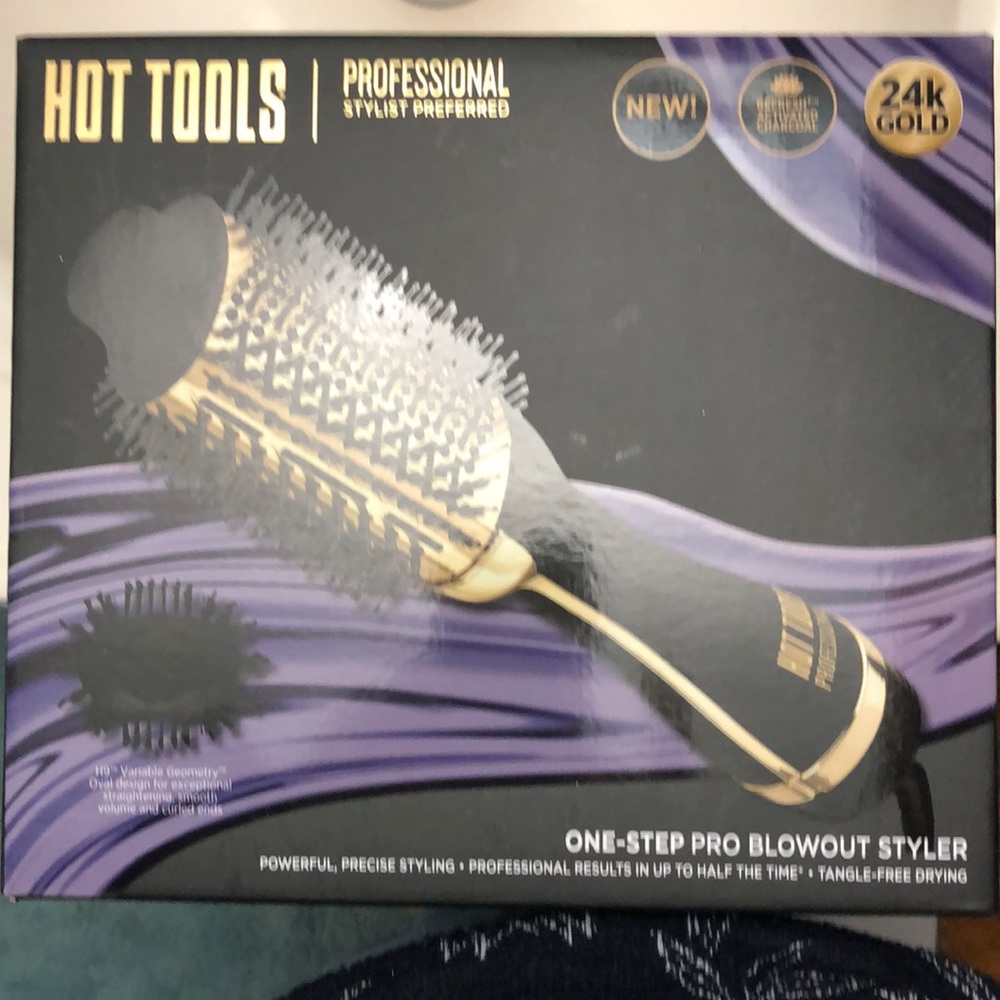 NEW IN BOX **Hot Tools** hot air brush!